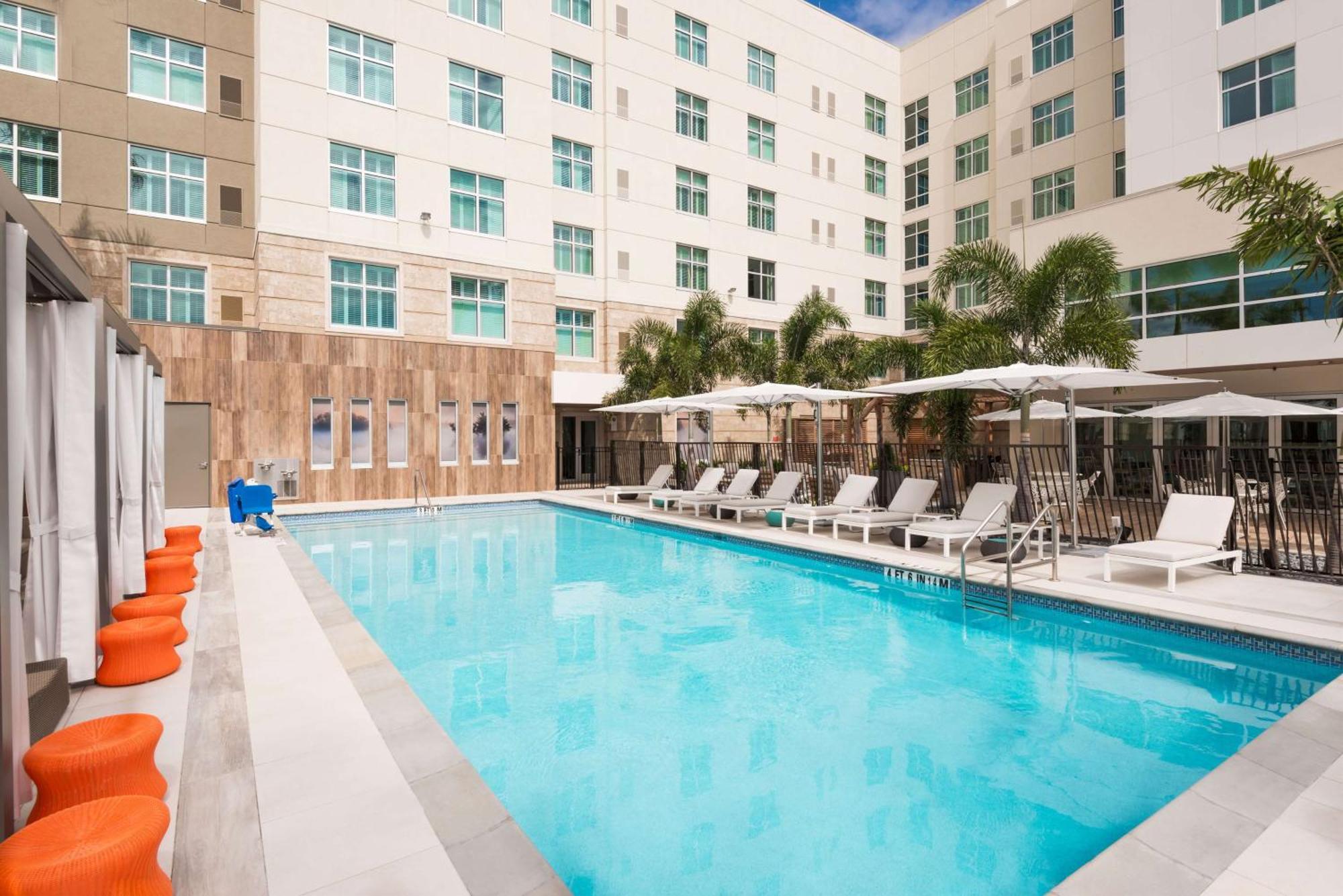 Homewood Suites By Hilton Sarasota-Lakewood Ranch The Meadows Exterior photo